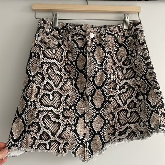 Zara Snakeprint Mini Skirt - Picture 5 of 6